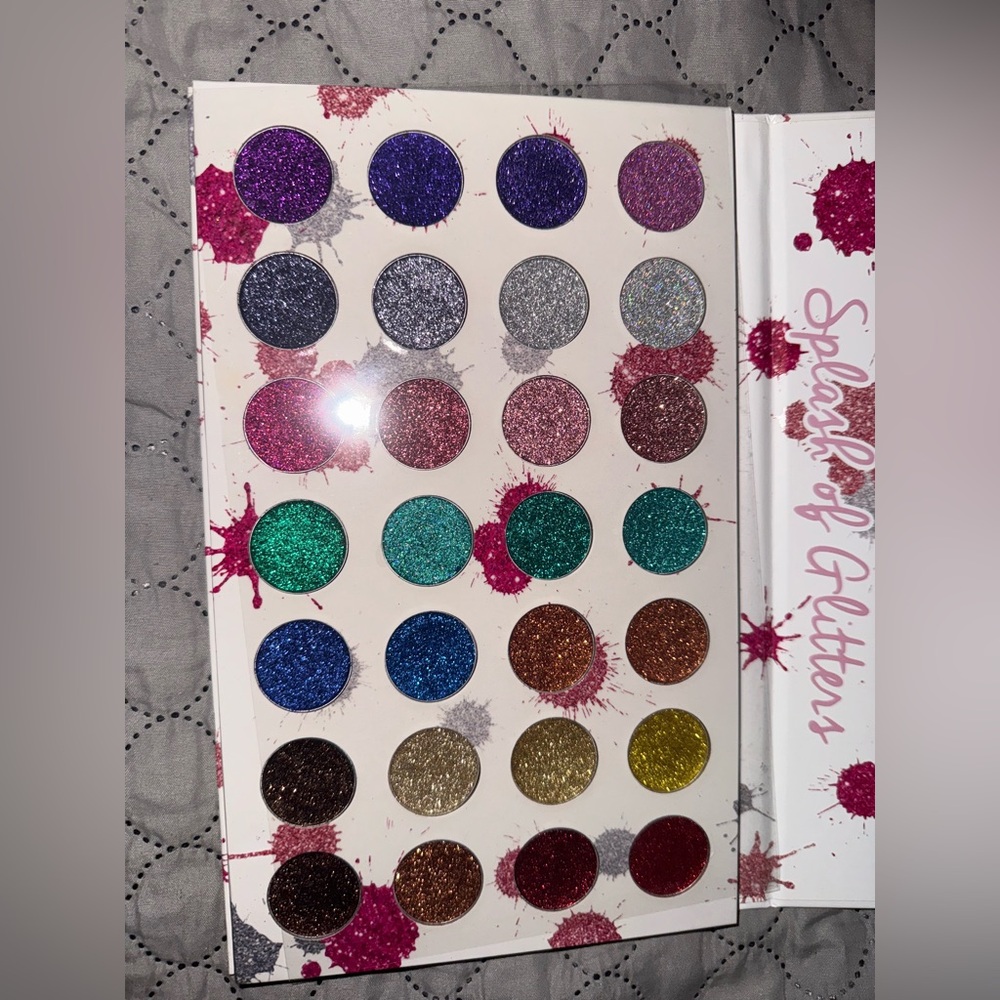 Splash of Glitter Eyeshadow Palette